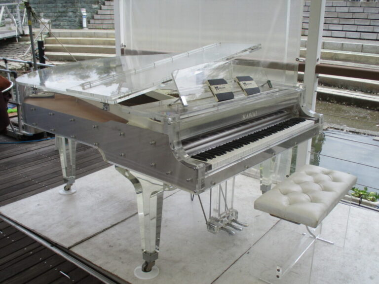 新町川水際公園 – 徳島市 - ストリートピアノ STPIA